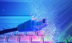 Internet Kuantum Tak Lagi Mimpi: Ini Chip yang Bisa Kirim Qubit Lewat Jaringan Biasa