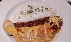 Biasa Jualan Roti, Paris Baguette Kini Punya Menu Gudeg Opor sampai Iga Bakar Mercon