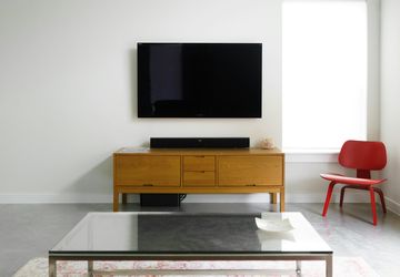 Penyebab Layar TV Bergaris Horizontal dan Vertikal